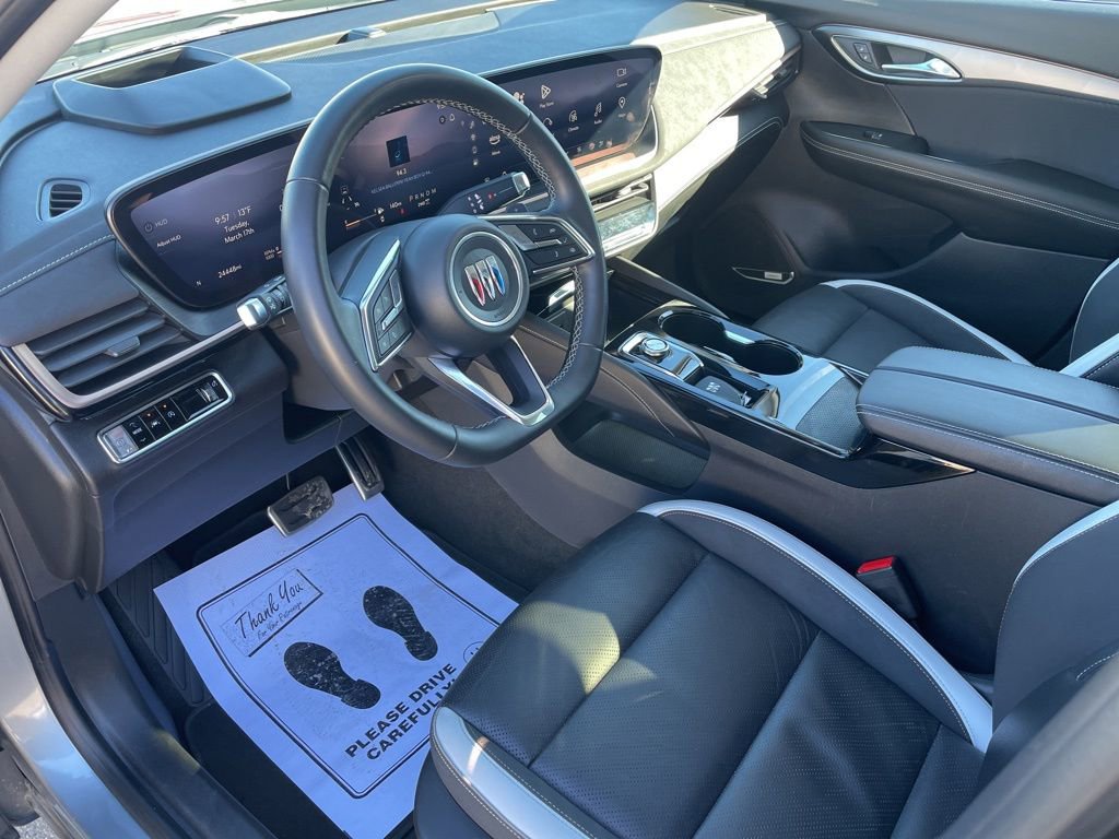 Used 2024 Buick Envision Sport Touring image 3