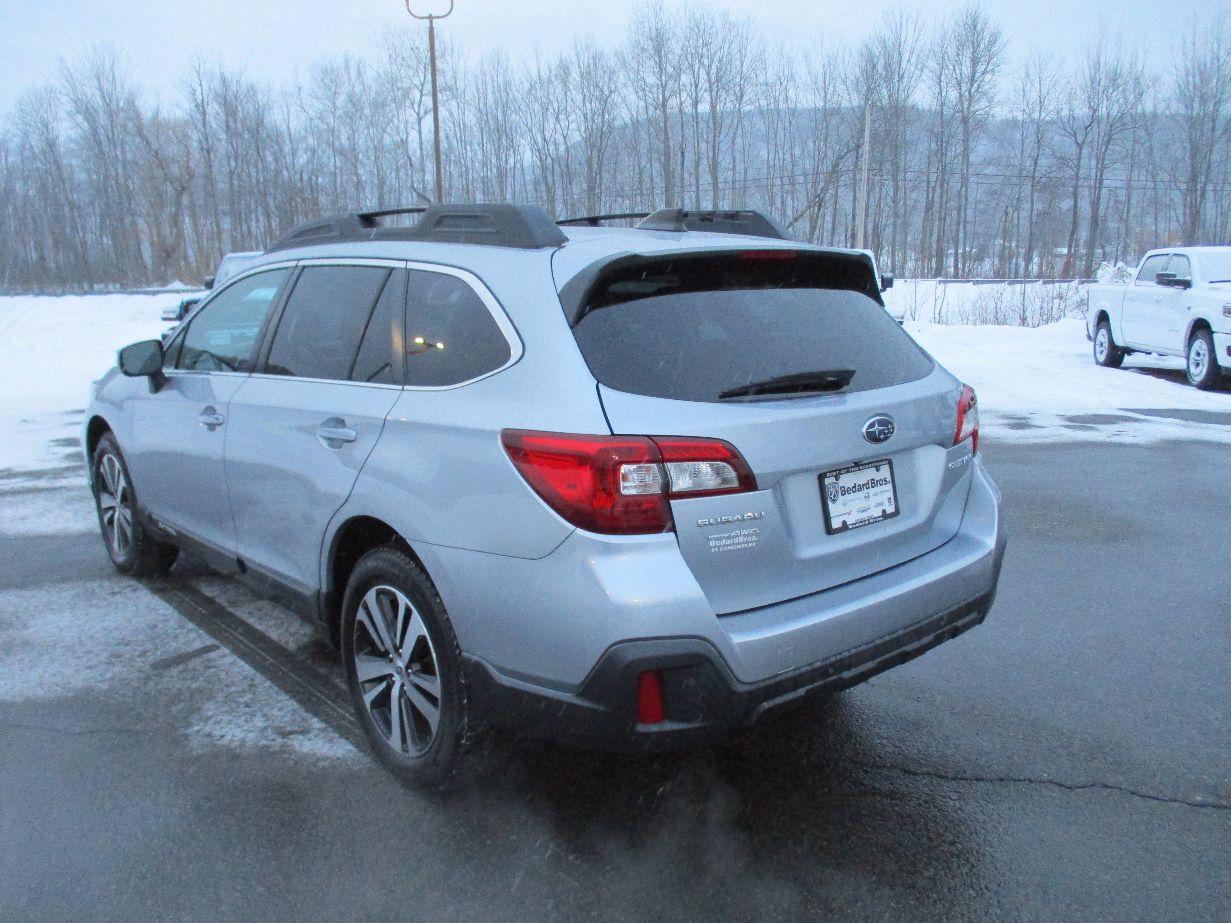 Used 2018 Subaru Outback 2.5i Limited image 7