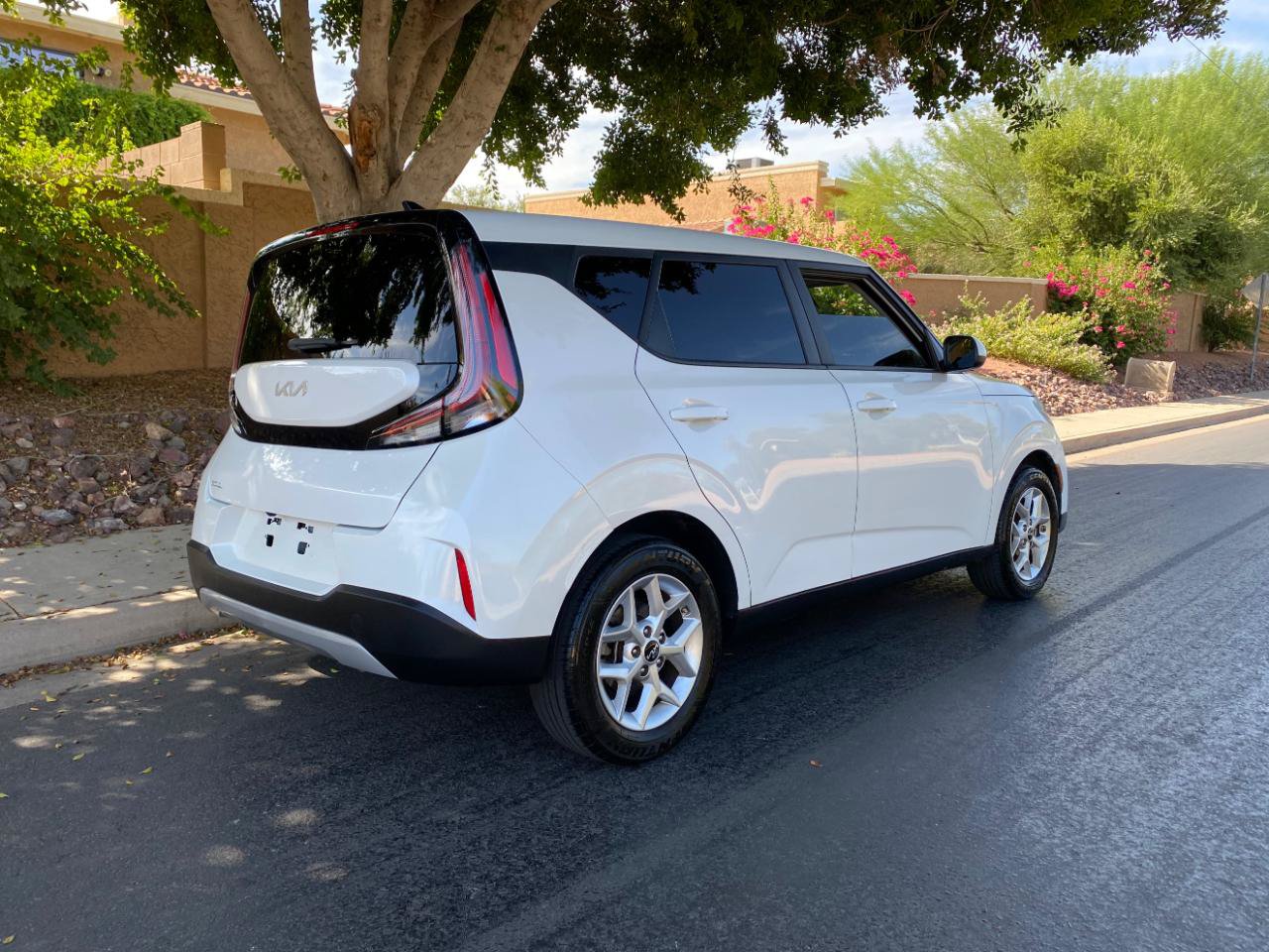 Used 2025 Kia Soul LX w/ LX Technology Package FWD image 7