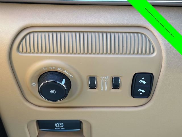 Used 2022 Jeep Grand Wagoneer Series III w/ Rear Seat Video Group 1 image 15