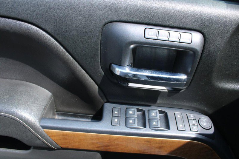 Used 2018 Chevrolet Silverado 1500 LTZ w/ Sport Package AWD/4WD image 9