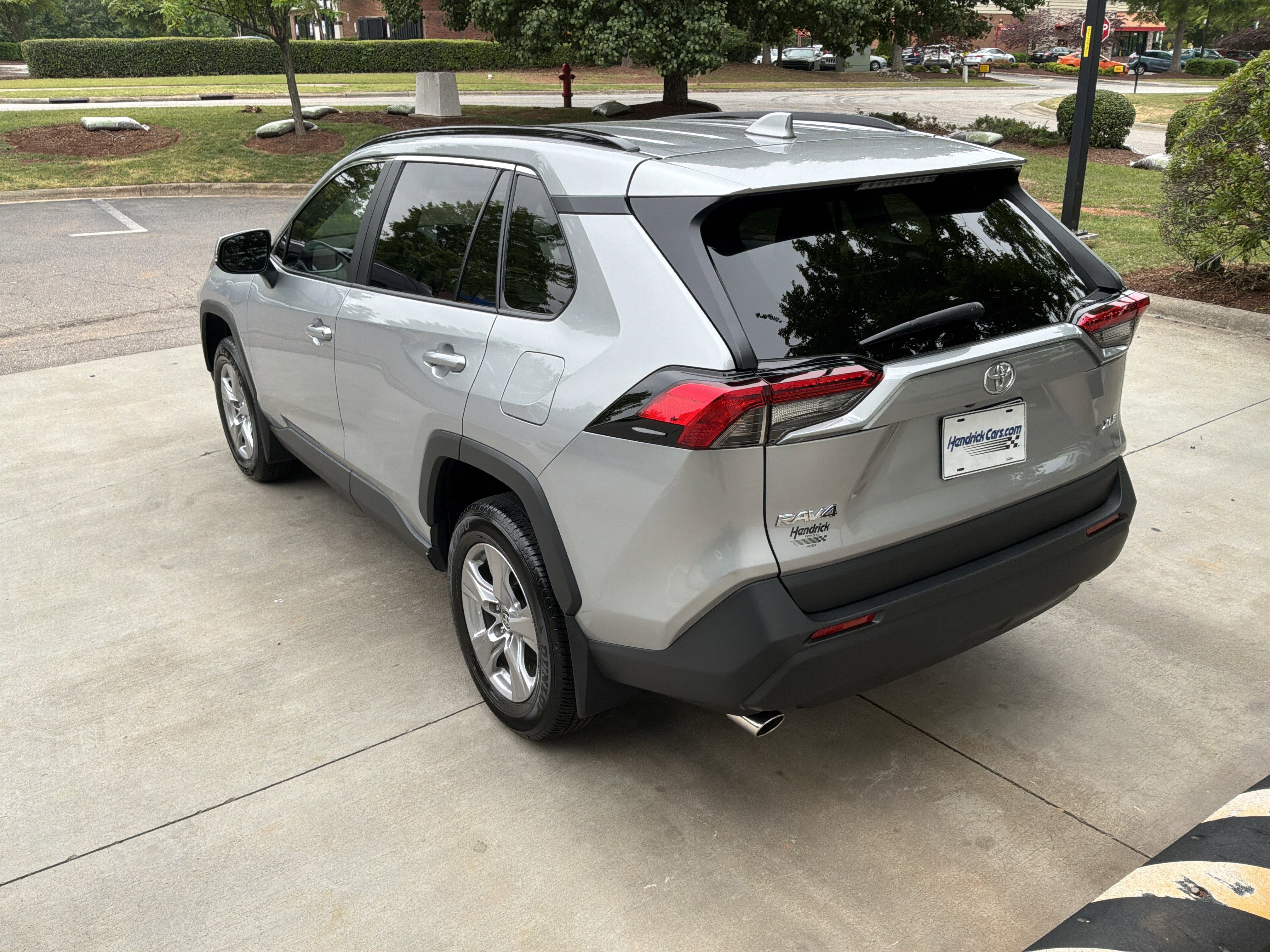 Used 2025 Toyota RAV4 XLE w/ Convenience Package FWD image 8