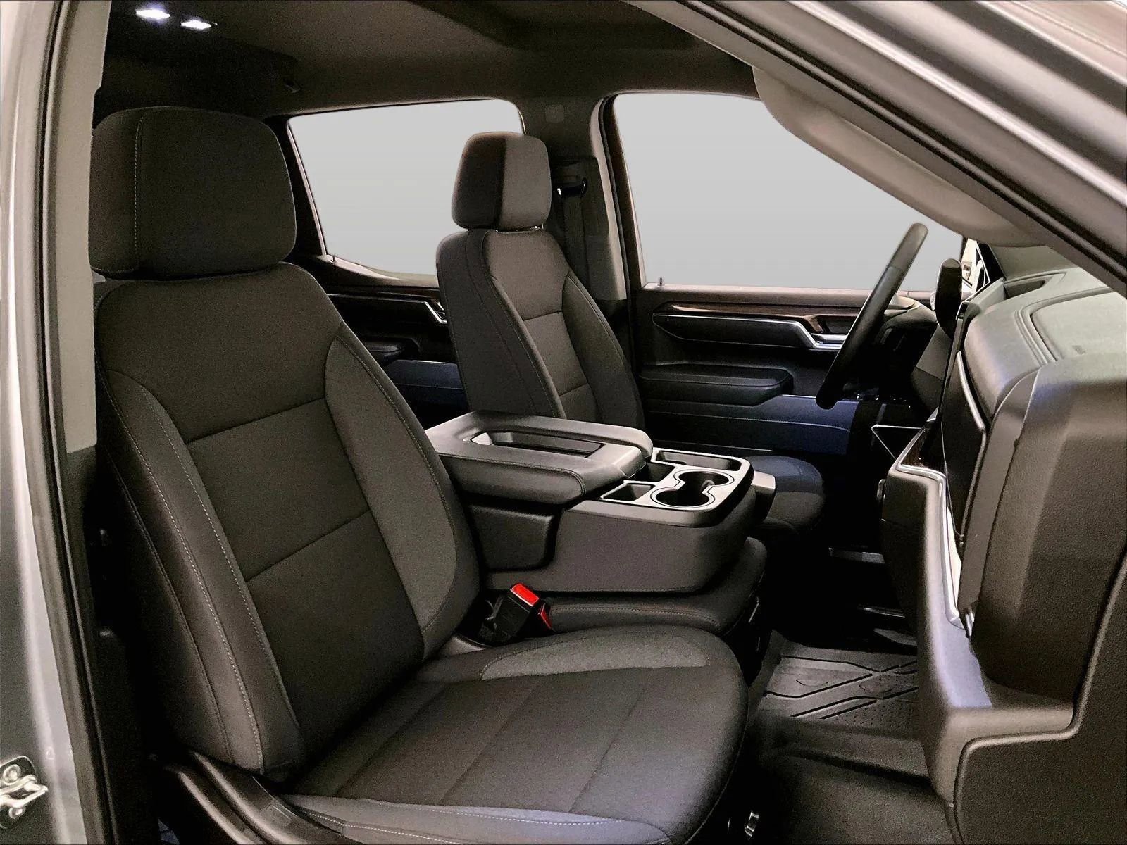 Used 2025 Chevrolet Silverado 1500 LT w/ Safety Package image 7