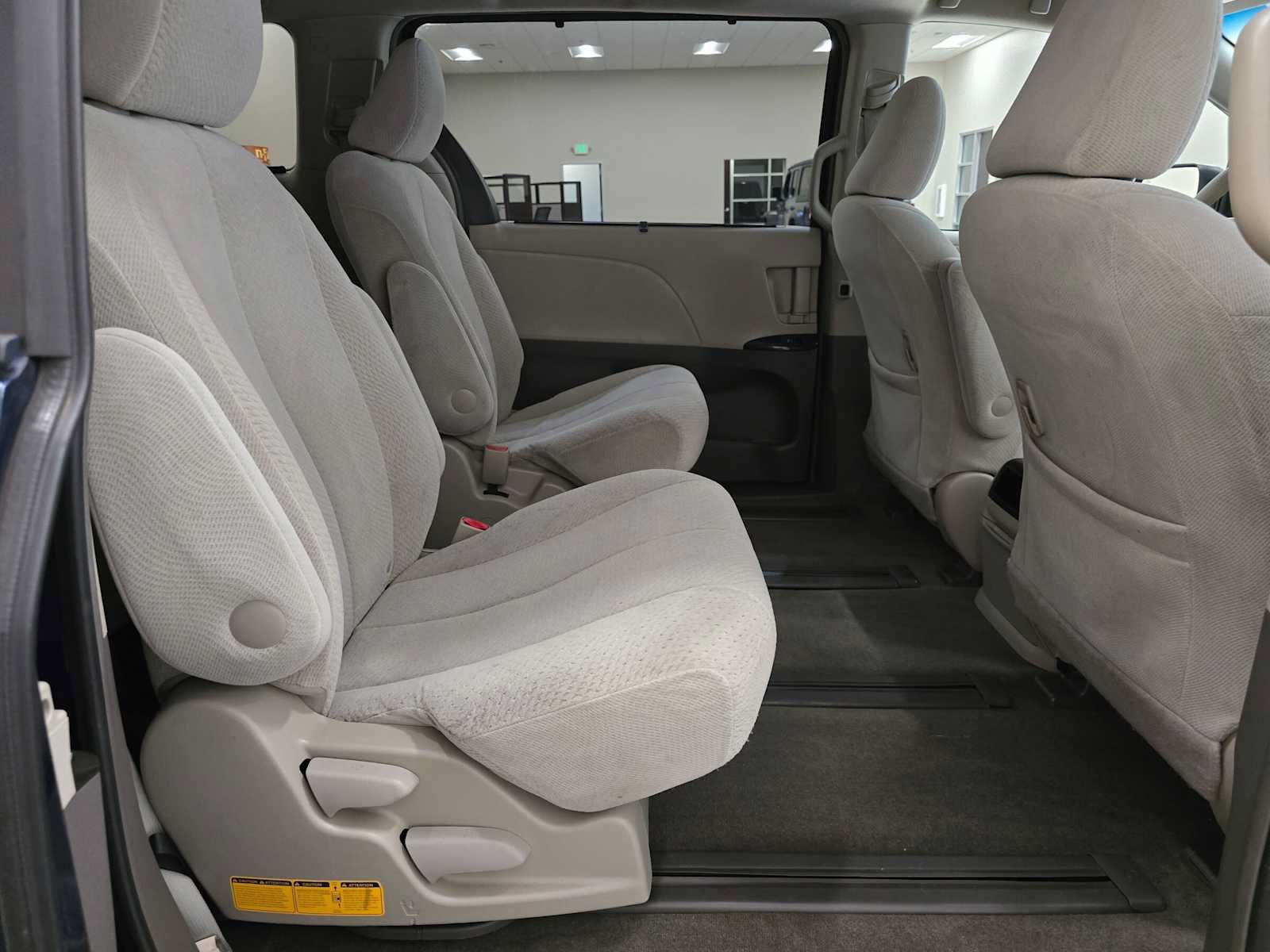 Used 2011 Toyota Sienna LE w/ Towing Pkg AWD/4WD image 25