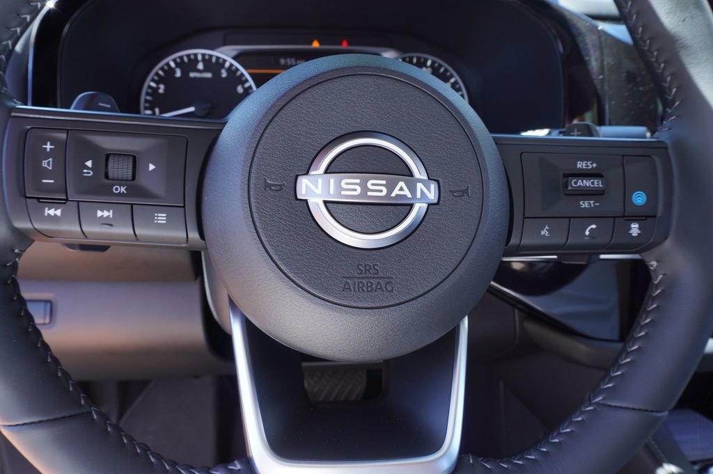 New 2025 Nissan Pathfinder SV image 18