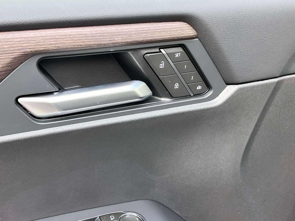 New 2027 GMC Acadia Denali w/ LPO, Floor Liner Package AWD/4WD image 22