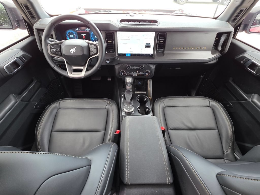 Used 2025 Ford Bronco Badlands w/ Sasquatch Package AWD/4WD image 24
