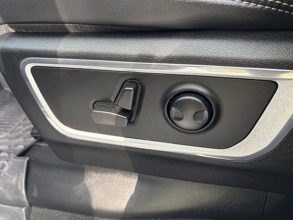 Used 2023 RAM 1500 Laramie RWD image 18