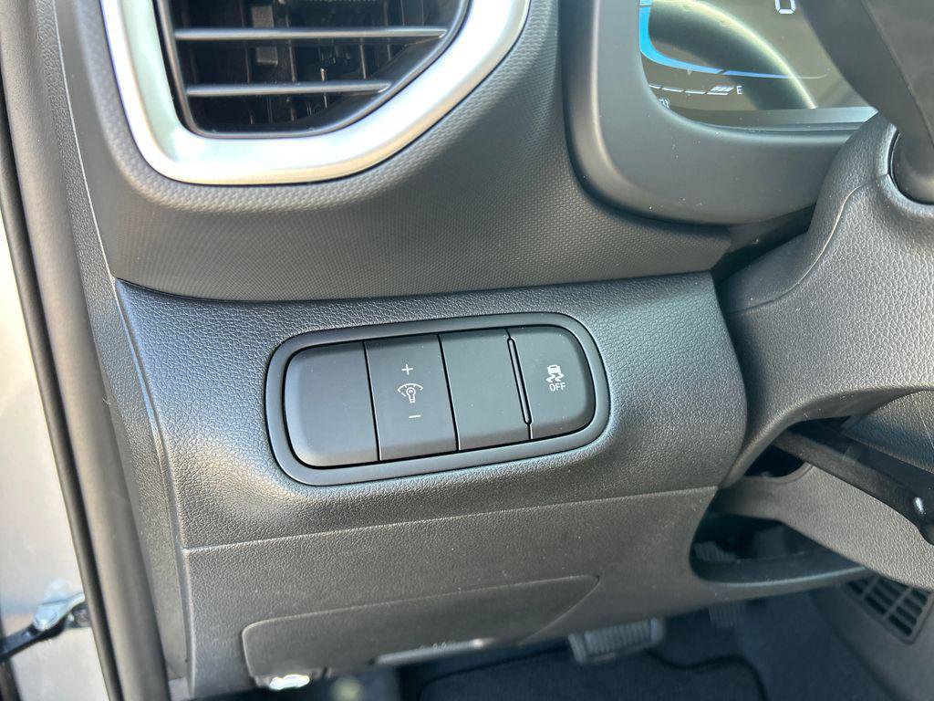 New 2026 Hyundai Venue SE FWD image 17