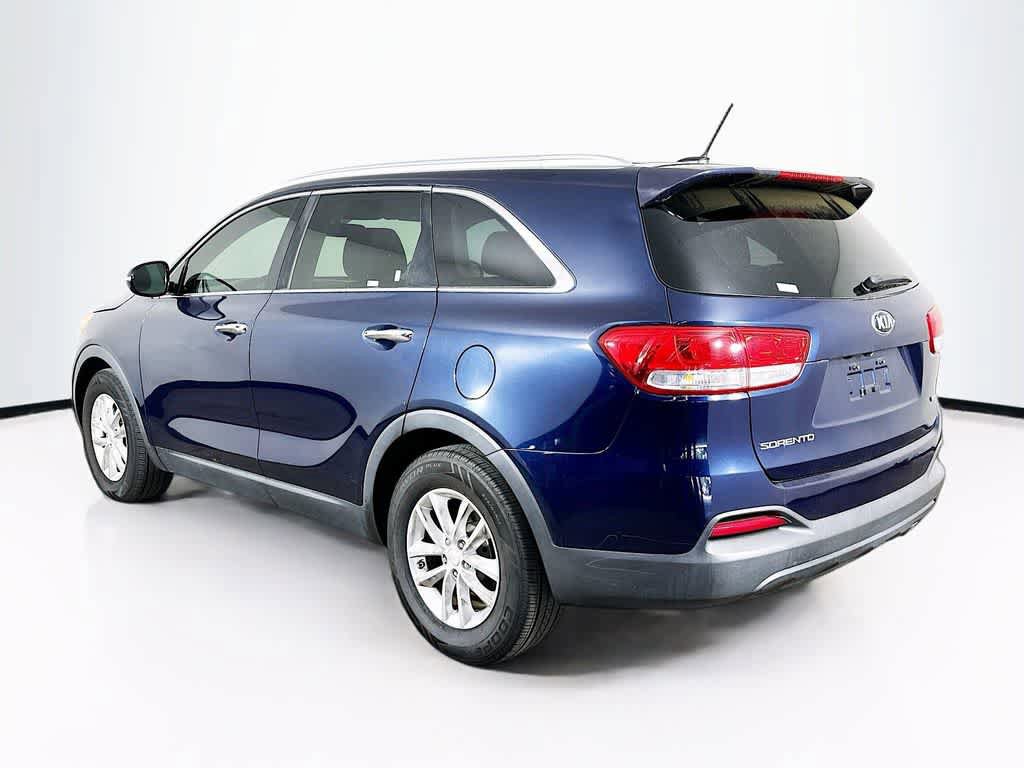 Used 2016 Kia Sorento LX image 4