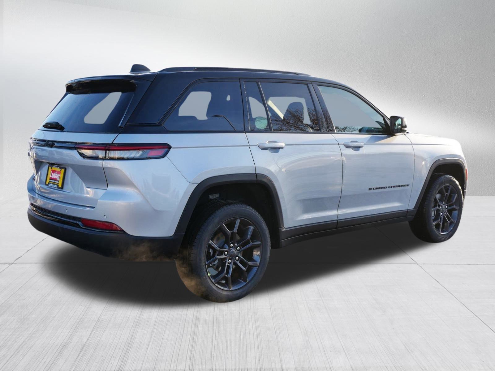 New 2025 Jeep Grand Cherokee Limited image 7
