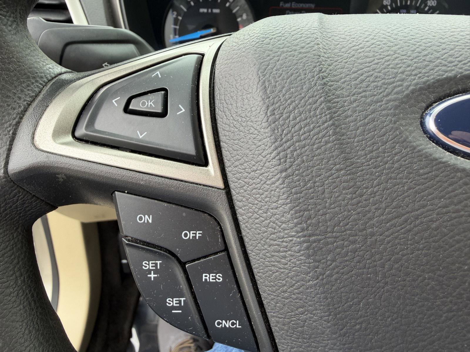 Used 2015 Ford Fusion SE image 18