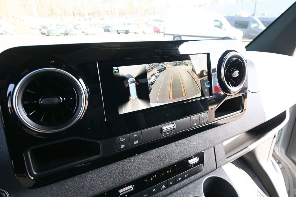 Used 2023 Mercedes-Benz Sprinter 2500 image 14