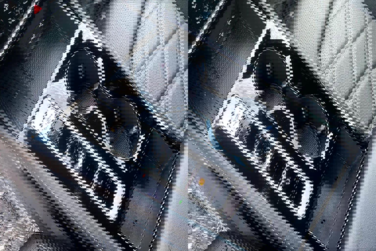 Used 2025 Volkswagen Atlas Cross Sport SE image 15