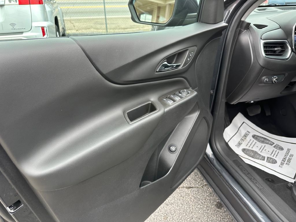 Used 2023 Chevrolet Equinox LT w/ Driver Convenience Package image 10