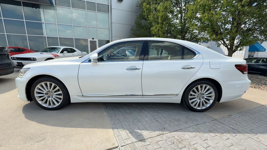 Used 2015 Lexus LS 460 AWD w/ Comfort Package image 5