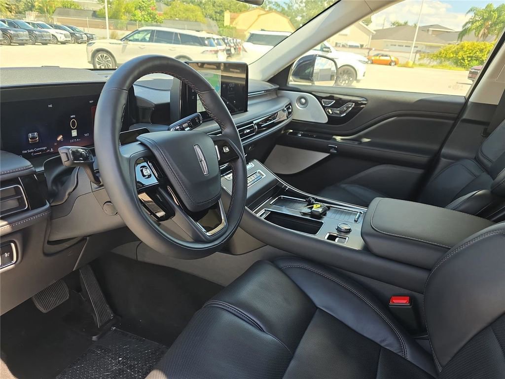 Used 2025 Lincoln Aviator Reserve w/ Equipment Group 201A image 22