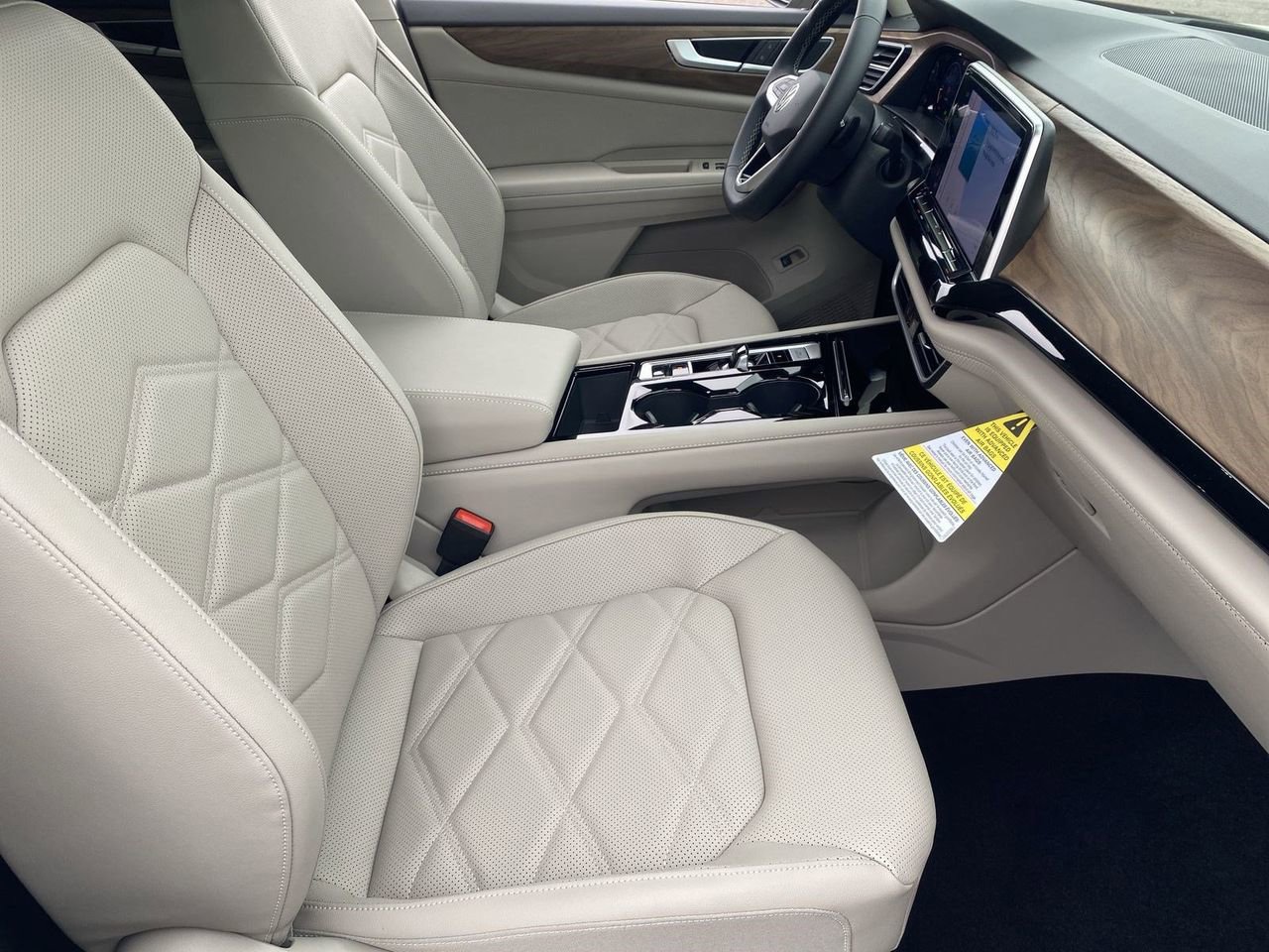 New 2026 Volkswagen Atlas SE image 8