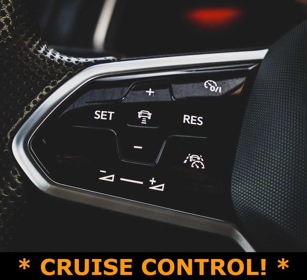 Used 2022 Volkswagen Tiguan SE R-Line image 13