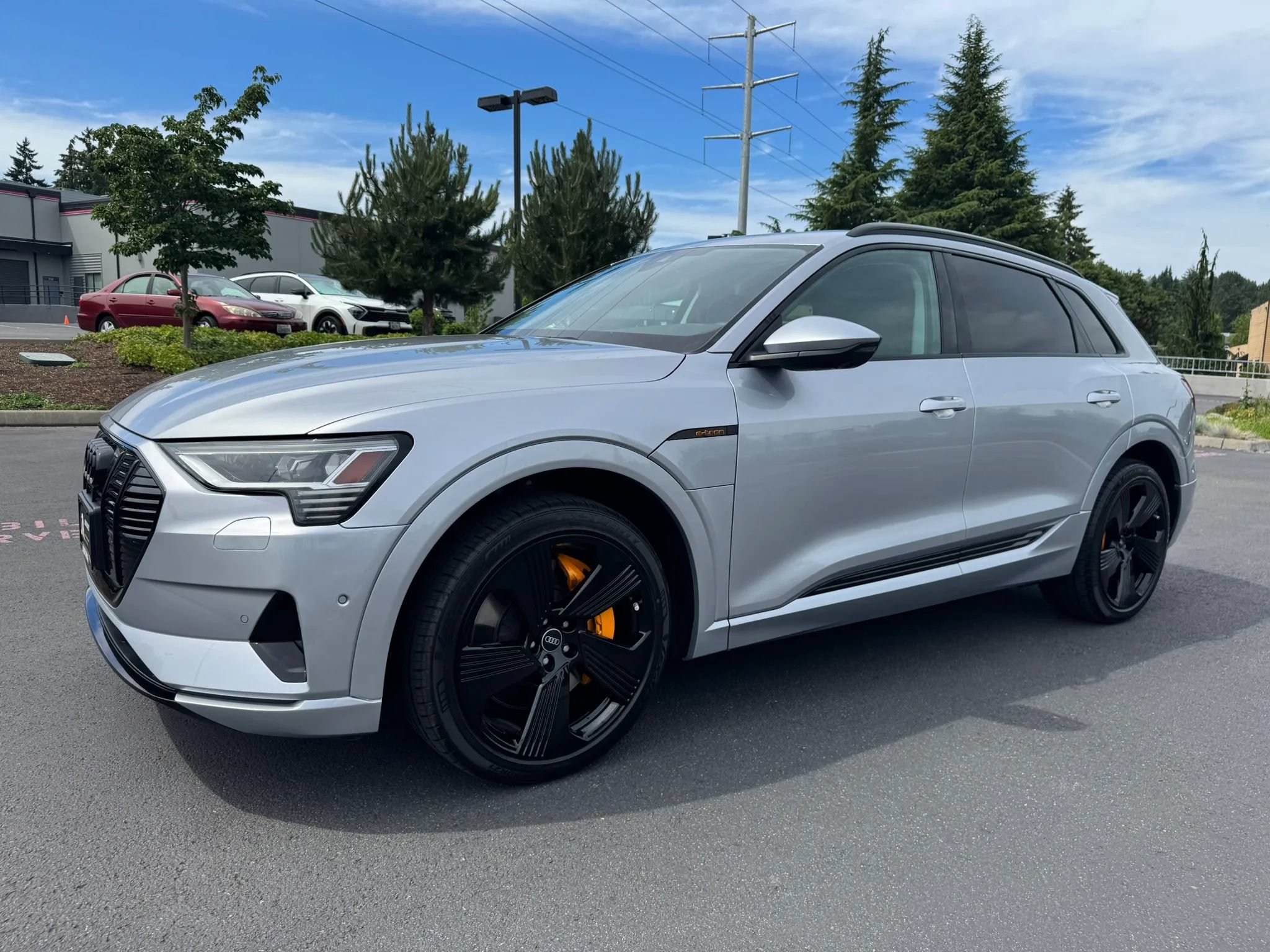 Used 2022 Audi e-tron Premium Plus w/ Premium Plus Package AWD/4WD image 5