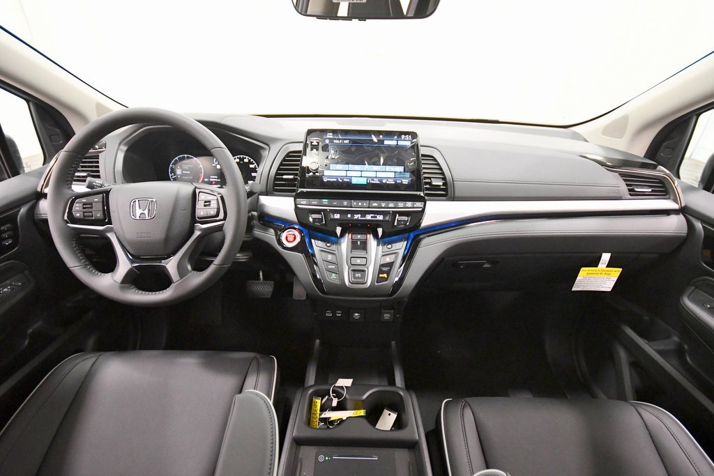 New 2026 Honda Odyssey Touring image 15