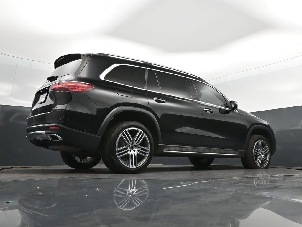 Used 2025 Mercedes-Benz GLS 450 4MATIC image 41