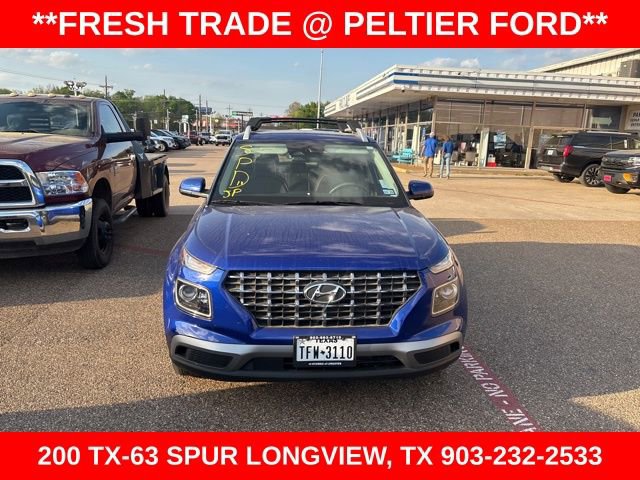 Used 2023 Hyundai Venue Limited image 2
