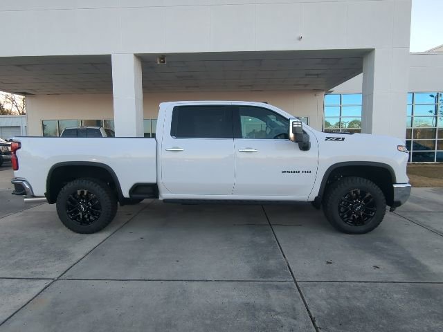 Used 2025 Chevrolet Silverado 2500 LTZ w/ LTZ Premium Package AWD/4WD image 8