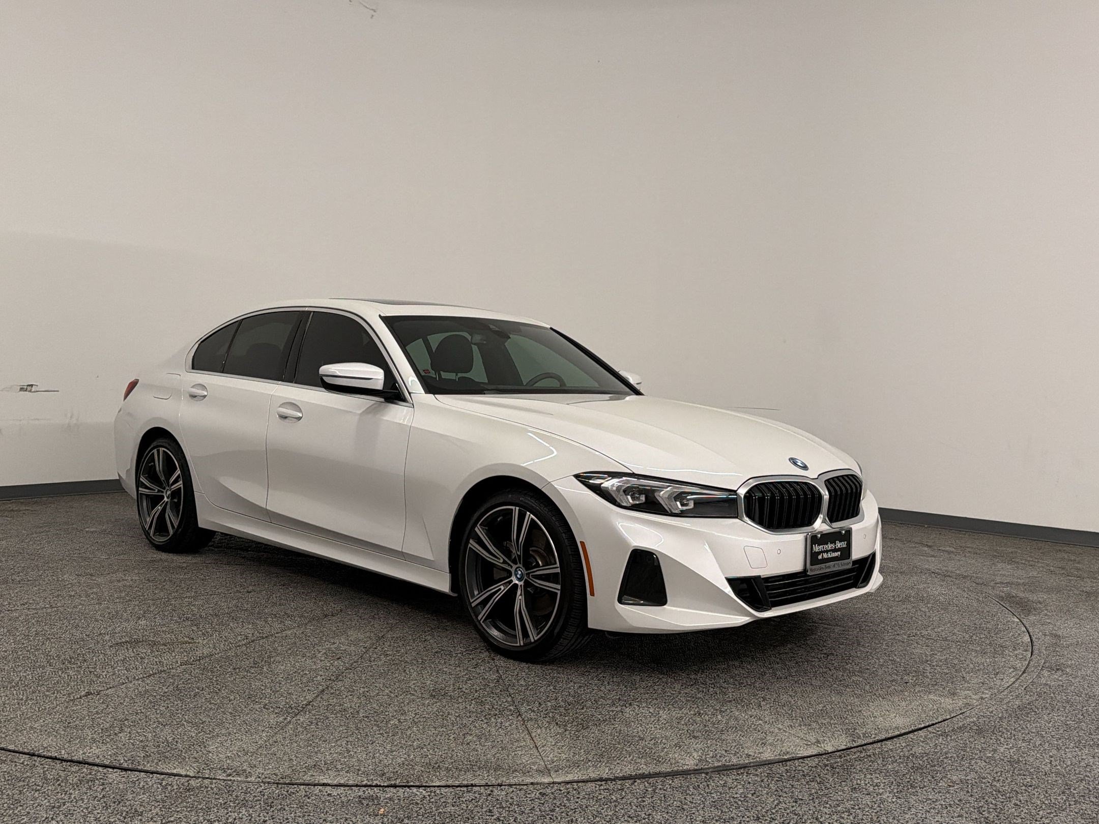 Used 2024 BMW 330e w/ Premium Package RWD image 6