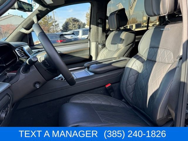 Used 2023 Jeep Grand Wagoneer Series III image 2