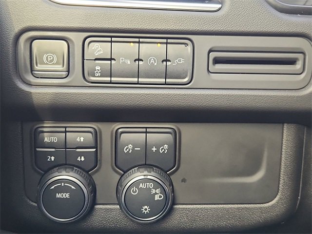 Used 2021 Chevrolet Tahoe Z71 image 17