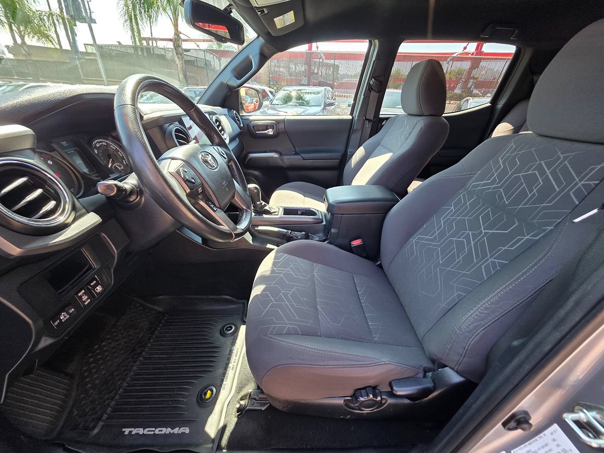 Used 2017 Toyota Tacoma TRD Sport w/ Tow Package (A/T) AWD/4WD image 20