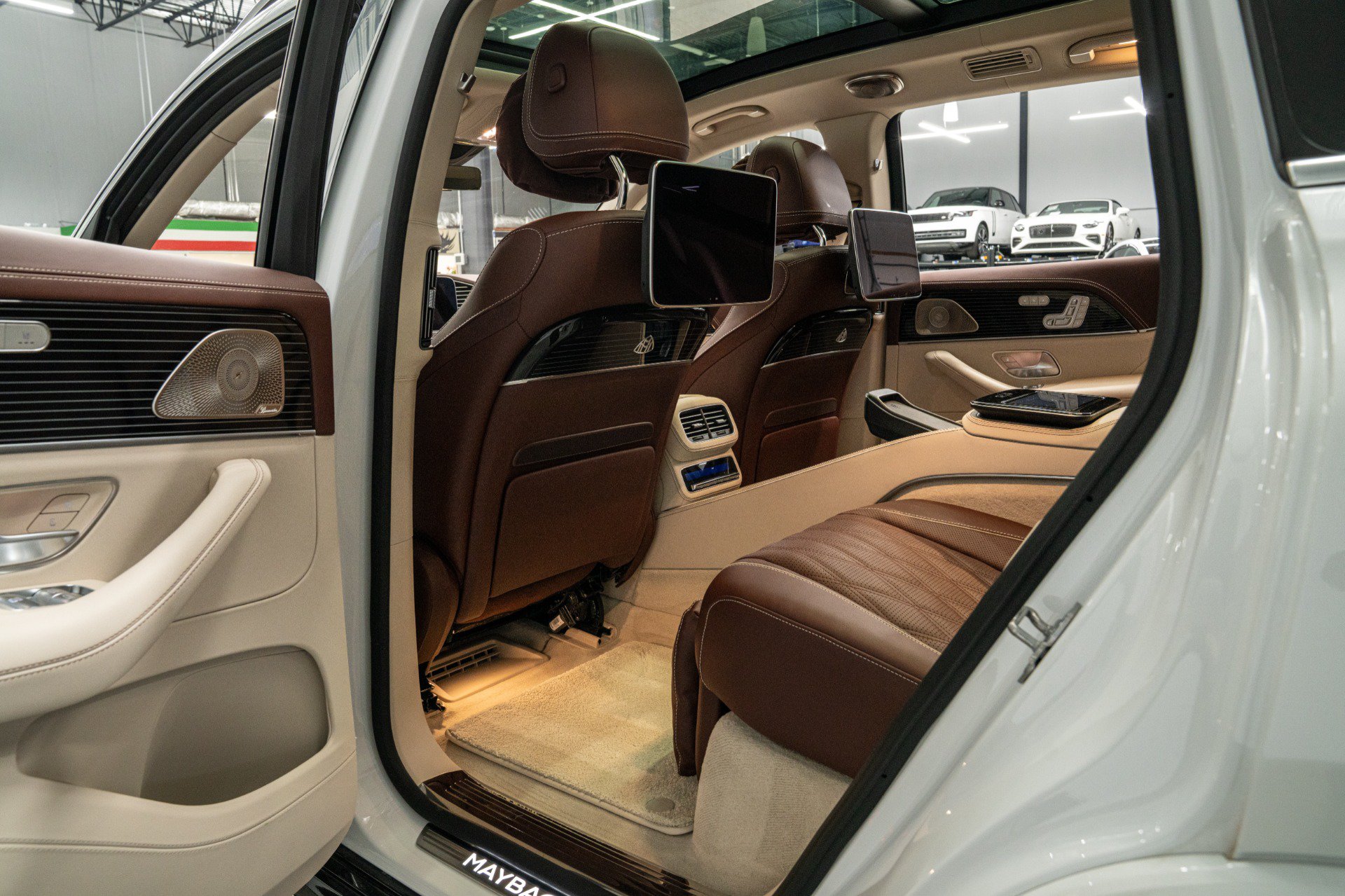 Used 2026 Mercedes-Benz Maybach GLS 600 4MATIC image 26