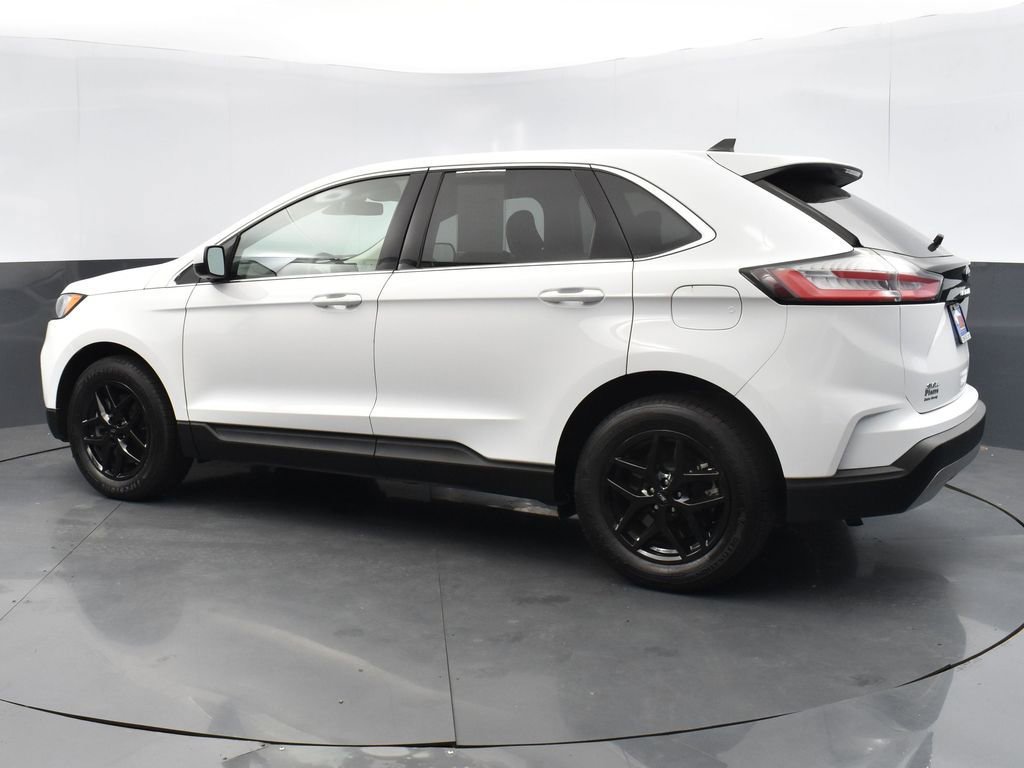 Used 2024 Ford Edge SEL image 2