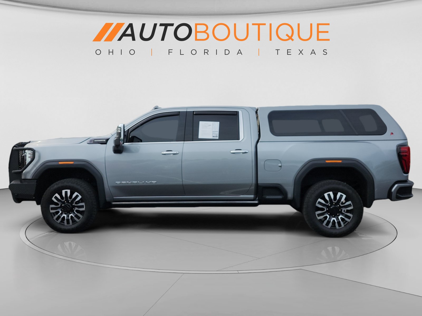 Used 2025 GMC Sierra 2500 Denali Ultimate w/ Max Trailering Package AWD/4WD image 2
