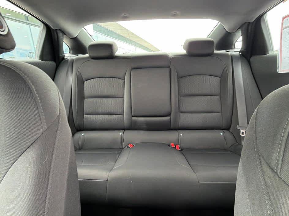 Used 2018 Chevrolet Malibu LT FWD image 17