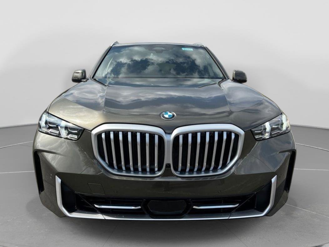 New 2026 BMW X5 xDrive40i w/ Parking Assistance Package AWD/4WD image 2
