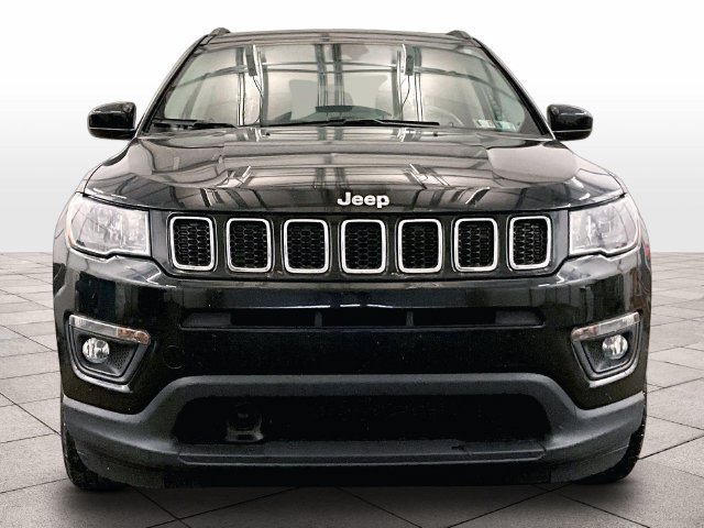 Used 2019 Jeep Compass Latitude w/ Popular Equipment Group AWD/4WD image 3