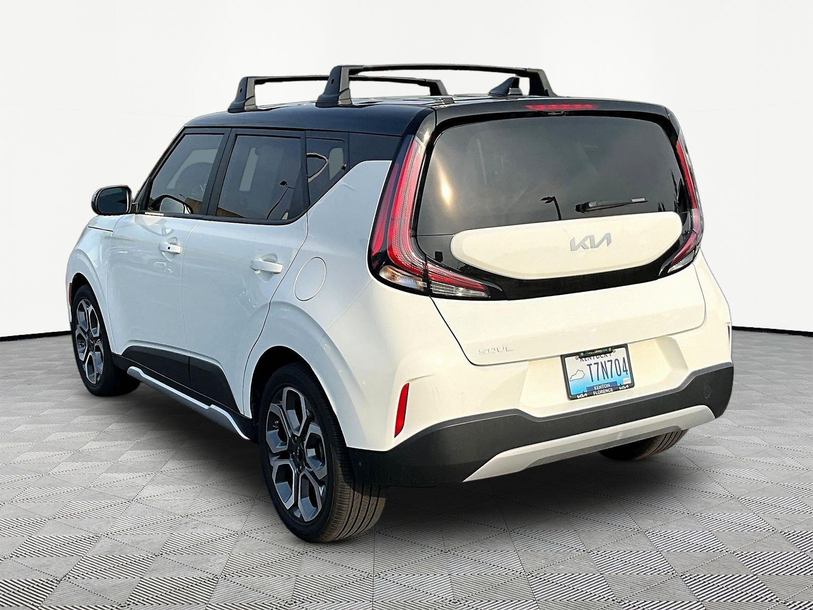 Used 2025 Kia Soul EX FWD image 4