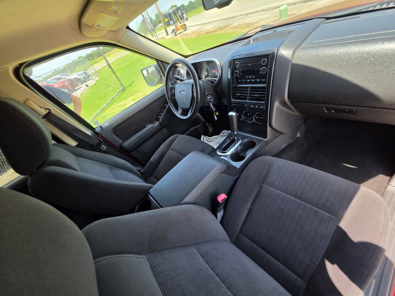 Used 2010 Ford Explorer XLT AWD/4WD image 4