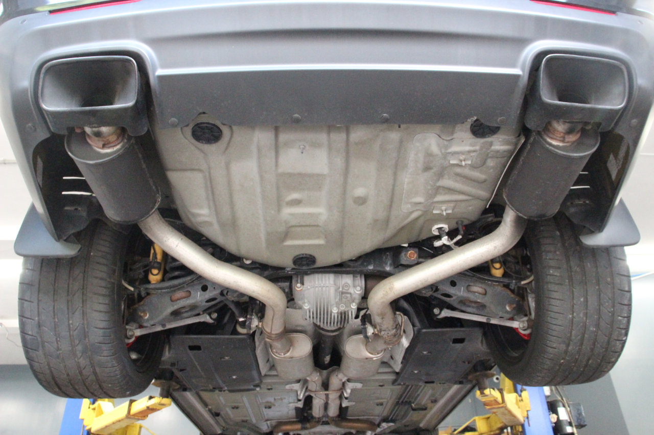 Used 2015 Dodge Challenger SRT Hellcat image 96