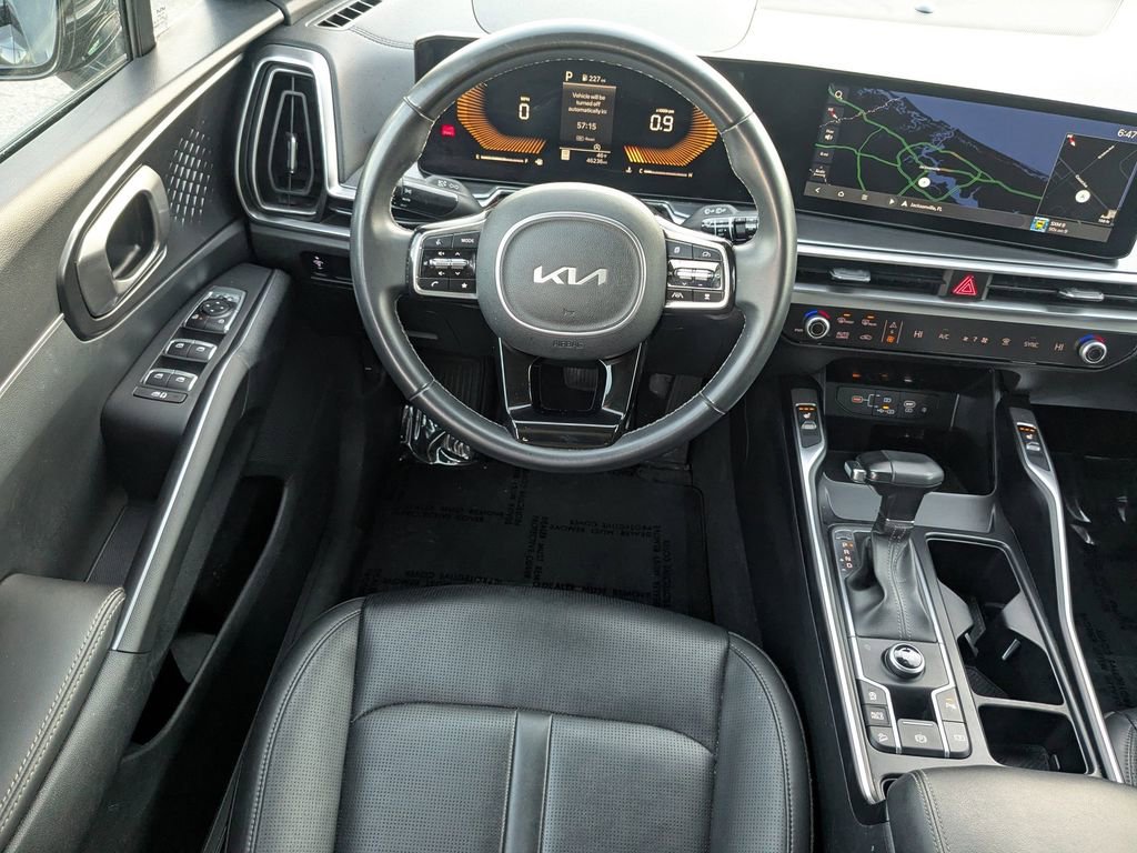 Used 2024 Kia Sorento S image 16