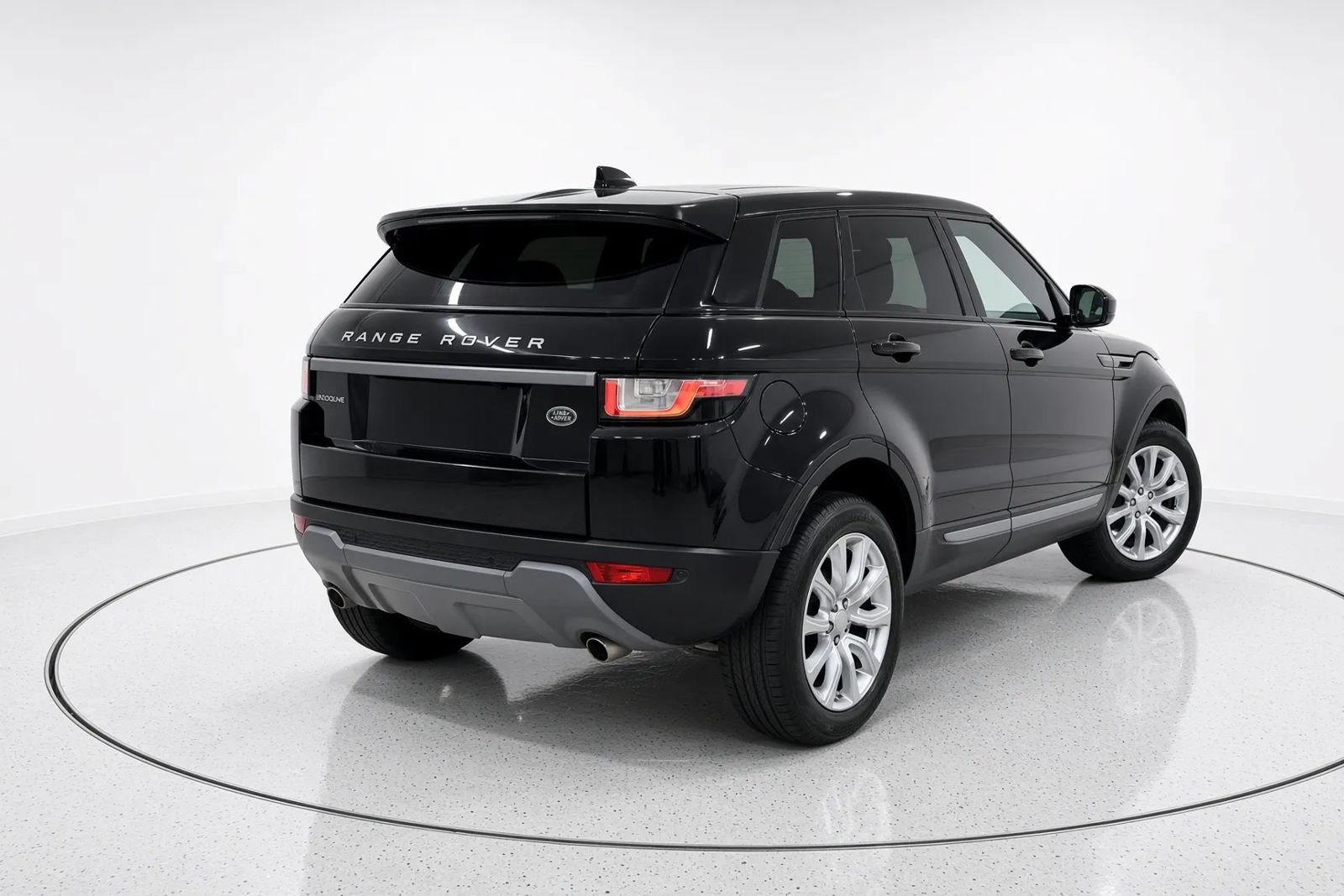 Used 2018 Land Rover Range Rover Evoque SE AWD/4WD image 7