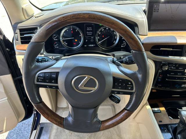 Used 2018 Lexus LX 570 4WD w/ Luxury Package image 8