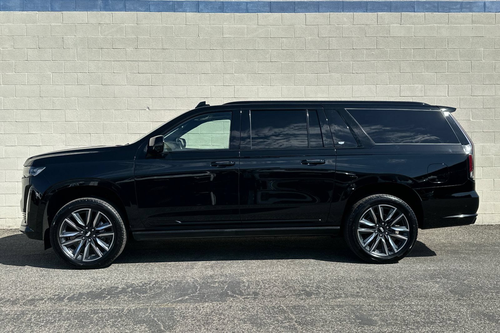 Certified 2024 Cadillac Escalade ESV Sport w/ Touring Package RWD image 7
