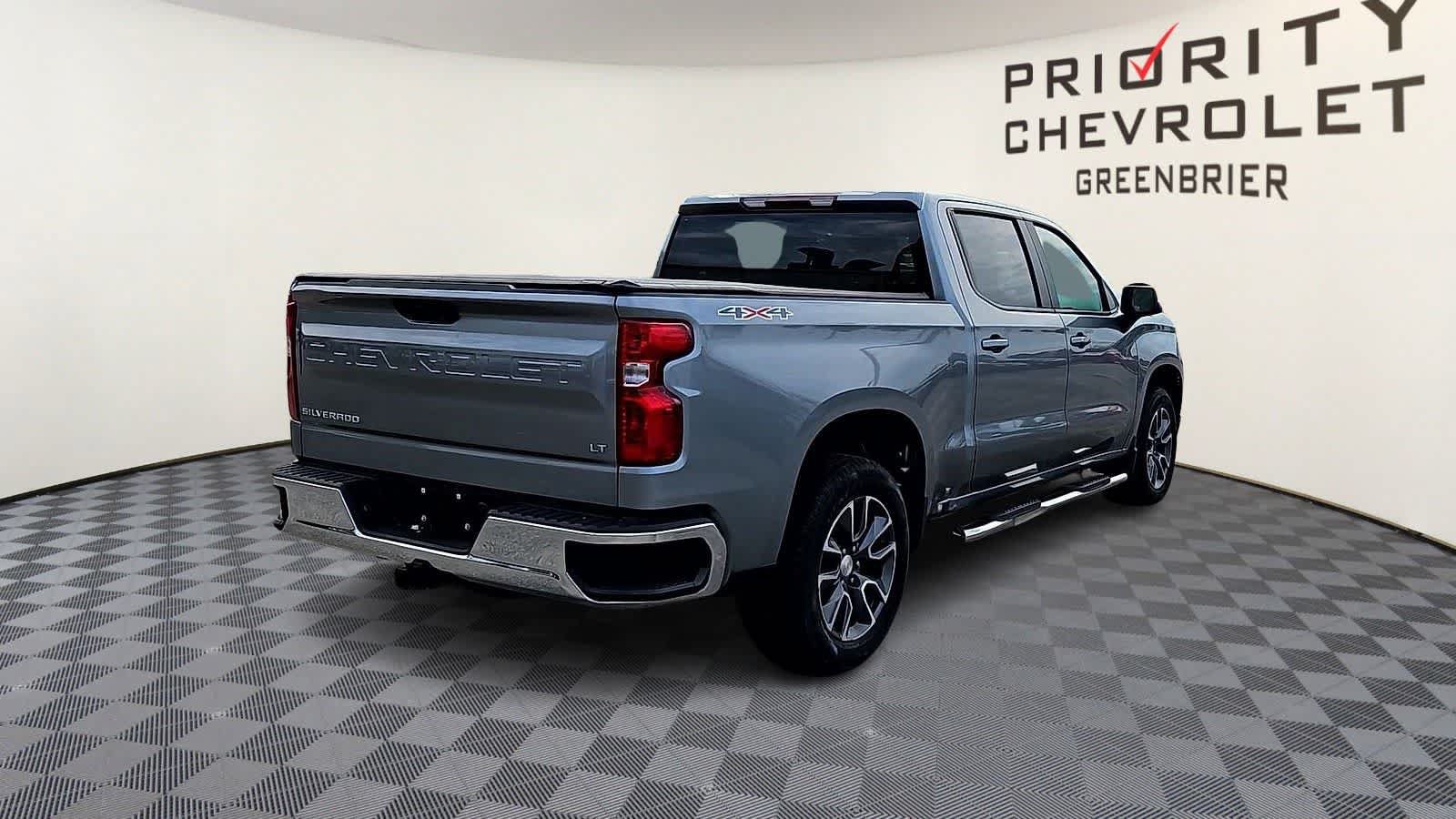 Used 2025 Chevrolet Silverado 1500 LT AWD/4WD image 8