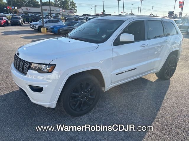 Used 2019 Jeep Grand Cherokee Altitude RWD image 3