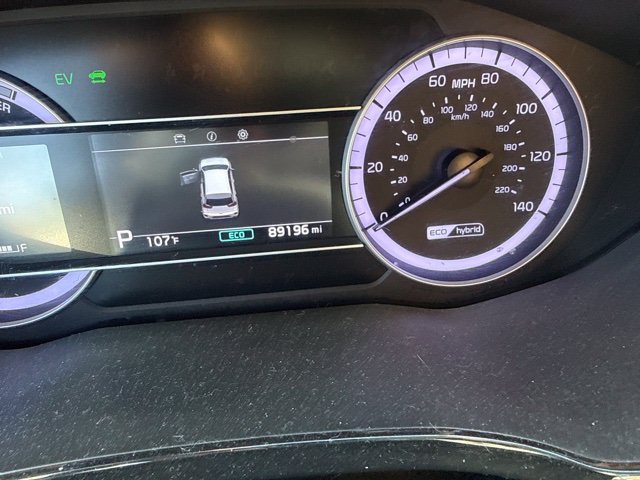 Used 2020 Kia Niro LX FWD image 2