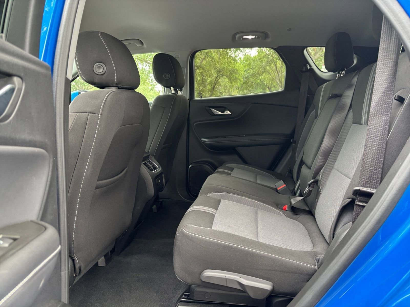 Used 2025 Chevrolet Blazer LT FWD image 25