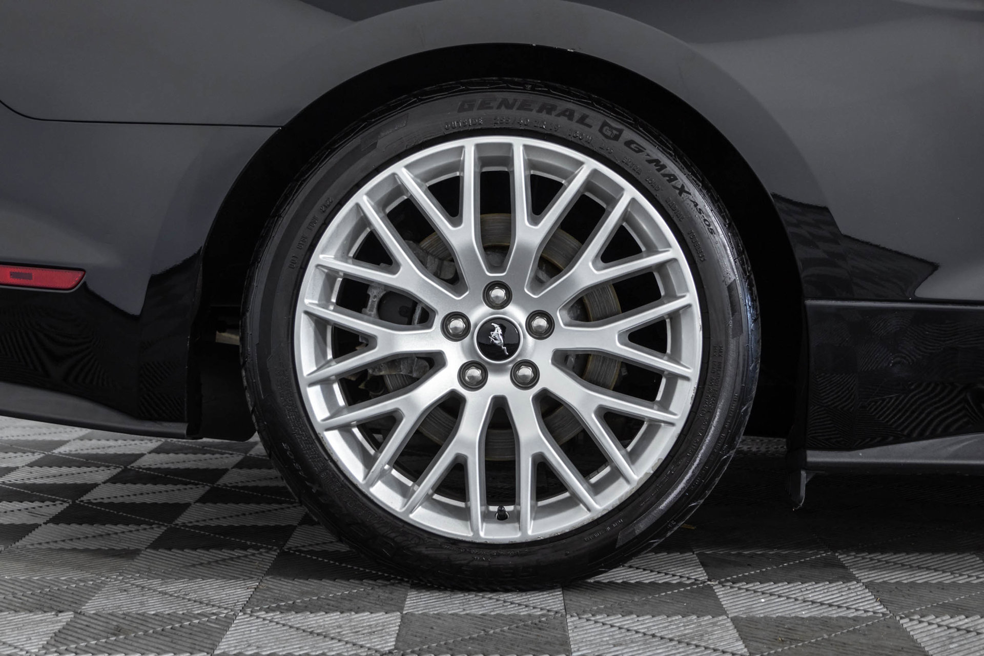 Used 2016 Ford Mustang GT Premium w/ Equipment Group 401A RWD image 40